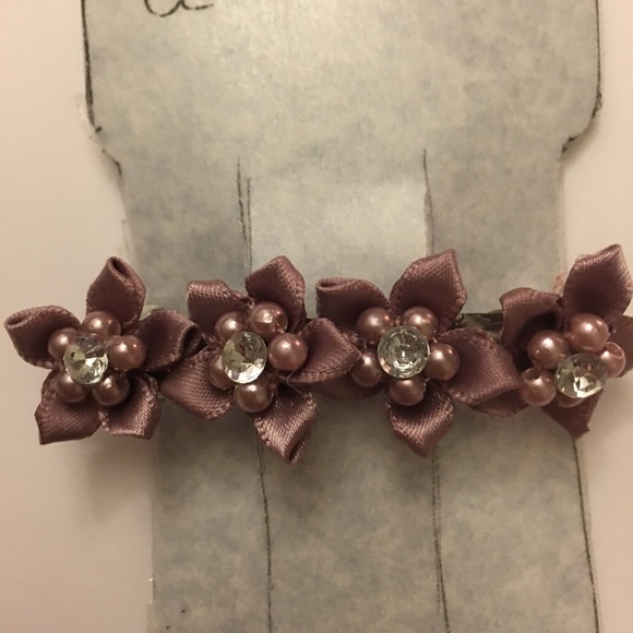 Accessories - Brown flower with brown beads with white diamond